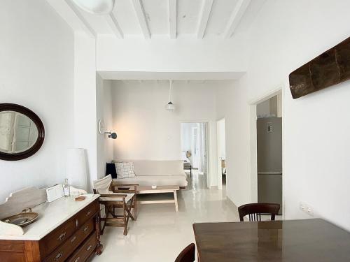 Eirini's House, centrally located in Parikia