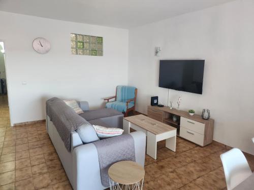 L&J Ocean View Apartment