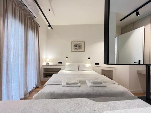 Chic Central Gem Walk to Acropolis in 10 minutes