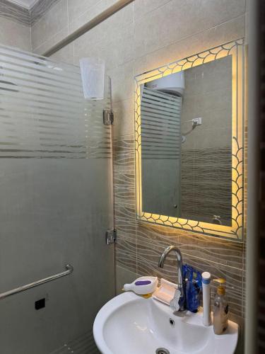 Et badeværelse på Apartment for rent in hurghada