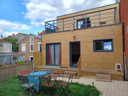 New modern 80 m2 house, peaceful haven, 10' from RER B