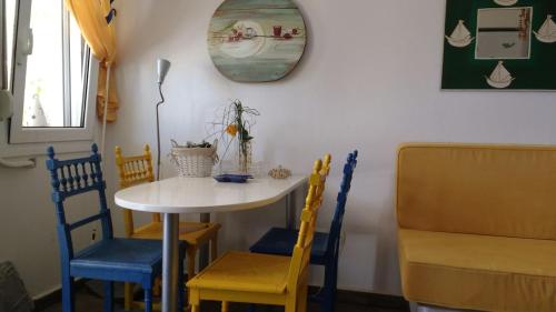 Ruang duduk di Summer apartment, Kalamitsi, Chalkidiki