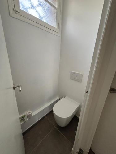 Photo de la galerie de l'établissement Bottom of house plus terrace, à Six-Fours-les-Plages