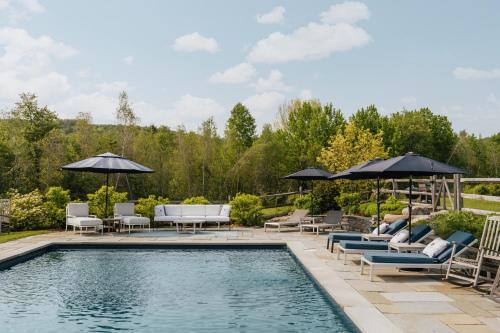 Πισίνα στο ή κοντά στο Elevated Catskills Getaway On 15-acre Private Farm