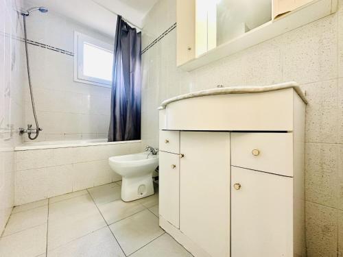 ROCMAR. Apartamento con terraza cerca del mar – Roses - ES-258-9