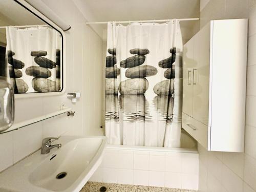 Apartamento frente al mar con terraza y parking privado en Roses - ES-258-37