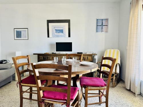 Apartamento frente al mar con terraza y parking privado en Roses - ES-258-37