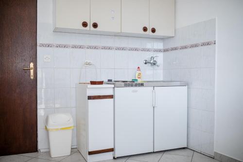 Dapur atau dapur kecil di Apartments Jug