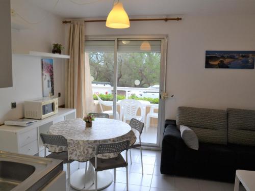 Accès direct à la plage, piscine, jardin privatif – Charmant T2 à L'Estartit