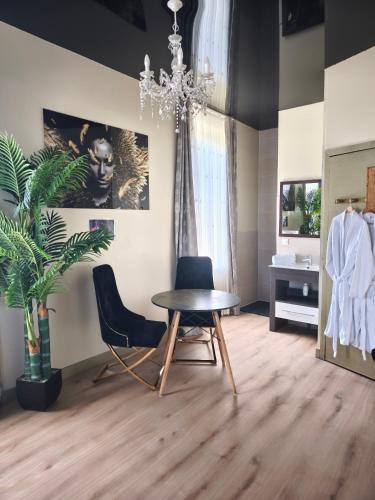 Photo de la galerie de l'établissement Suite Chic by Les Spa de Venus, à Charavines