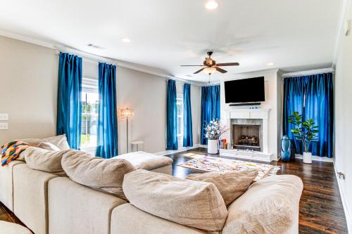 Foto sihtkohas Dothan asuva majutusasutuse 4 Mi to Dtwn Stylish Home with Large Yard in Dothan galeriist
