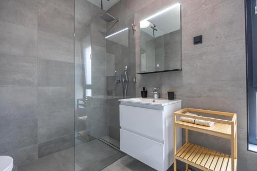 Ένα μπάνιο στο Aromas Suits Dramalj