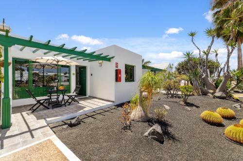 Apartamento BANDAMA nº 5, recién renovado, newly renovated bungalow, Los Pocillos, Tías