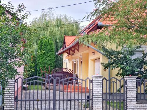 Balaton-parti Kertes Nyaraló