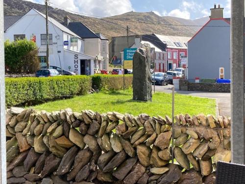 Gallery image of Atlantic Way Village Apartment in Ballyferriter