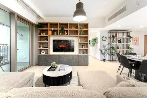 Stunning Corner 2 Bedroom in Downtown Views II