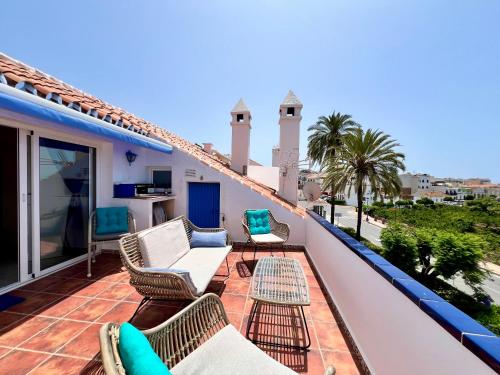 Foto Sea view apartament with sauna and pool in Maro 1