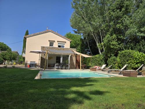 Partie privative dans villa 6 personnes piscine climatisé