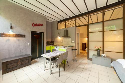 Nhà bếp/bếp nhỏ tại L'Atelier K - Lofts à louer à Blois - Chambord