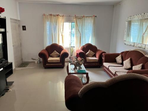 Χώρος καθιστικού στο Cozy house near beaches