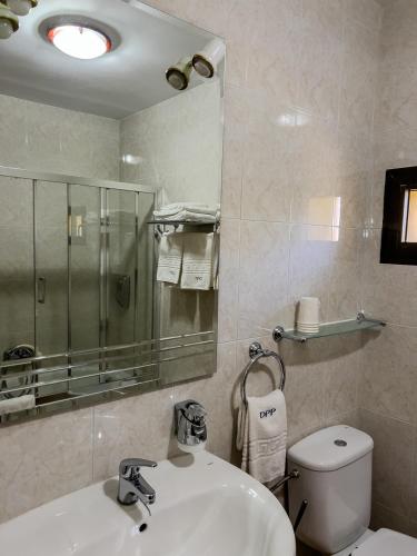 Ένα μπάνιο στο Hotel Don Pepe Lago de Sanabria