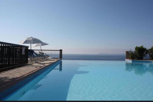 Mazet vue mer et piscine chauffée