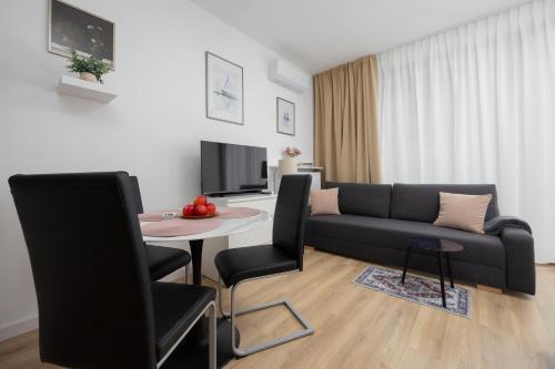 Wonderful Studio close to Paley and Medicover with garden view