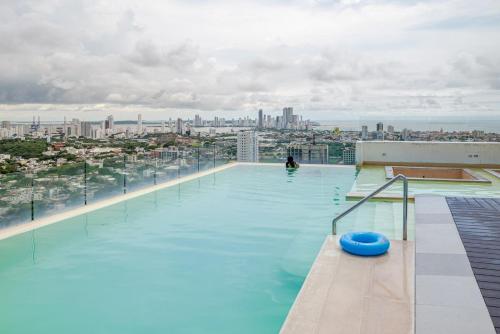 Bazén v ubytování Apartamento Moderno y Lujoso con vista al Mar PISO19 - Cerca a la Ciudad Amurallada nebo v jeho okolí