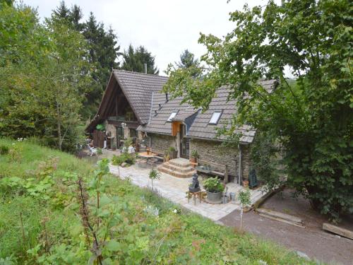 Zahrada ubytování Cozy Apartment in Immerath with Fishing Near