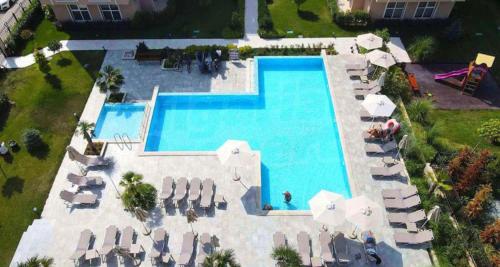 Swimmingpoolen hos eller tæt på Marea Garden Apartment Ravda