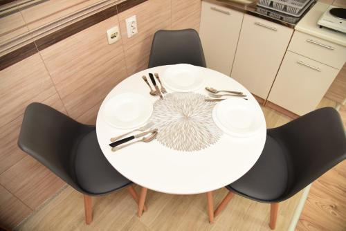 Una cocina o zona de cocina en Visitor view apartment