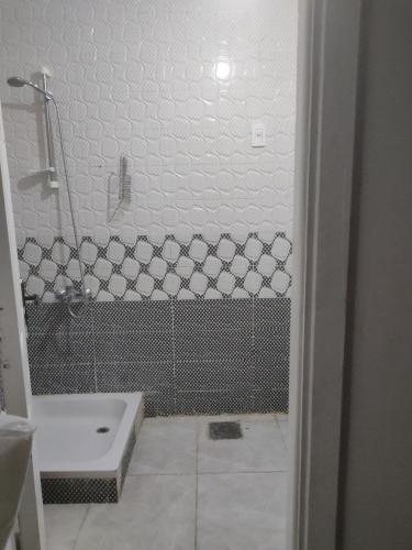 قرية ديمورا