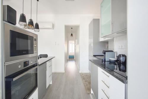 New 3 bedroom flat with river on sight @Alameda