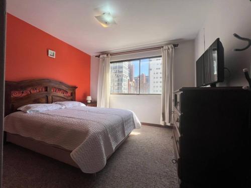 Postel nebo postele na pokoji v ubytování Departamento cálido, cómodo, excelente ubicación en La Paz