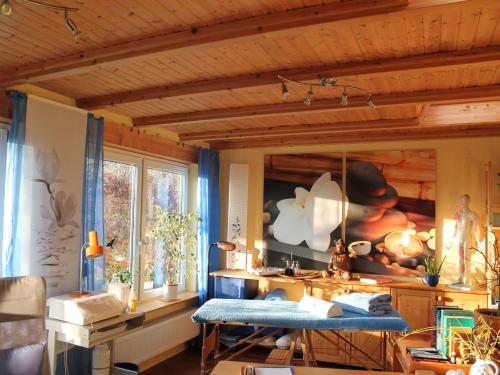 Gallery image of Sonnige Ferienwohnung am Wald Büdnerreihe, cleaning included in Heiligenhagen