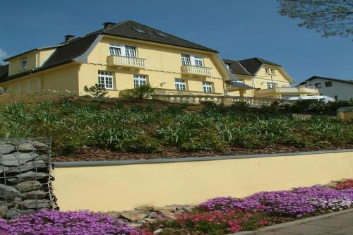 Fotografie z fotogalerie ubytování Luxuriöse Ferienwohnung in Bad Pyrmont, cleaning included v destinaci Löwensen