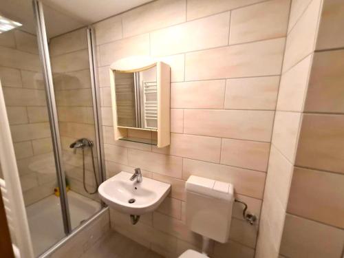 Fotografie z fotogalerie ubytování Ferienhaus in Bärenstein bei grünen Hügeln, cleaning included v destinaci Bärenstein