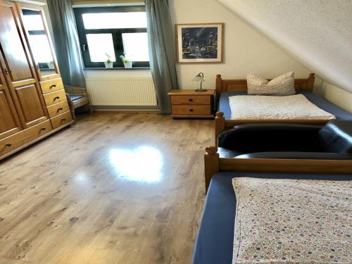 Fotografie z fotogalerie ubytování Geräumige Wohnung in Dargun mit Pool, cleaning included v destinaci Barlin