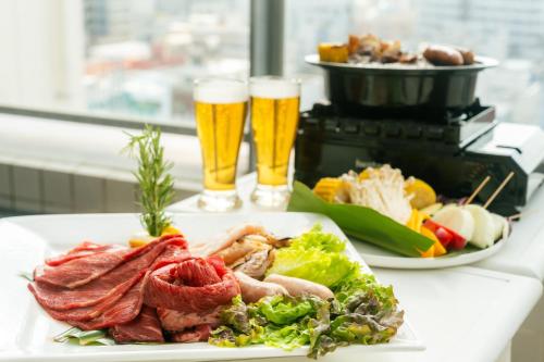 Makanan di atau berdekatan hotel