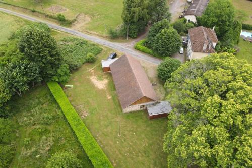 an overhead view of a house with a roof at La Chanconie in Chez le Turc