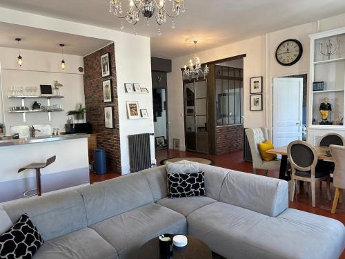 Stunning city centre 3-bed apartment