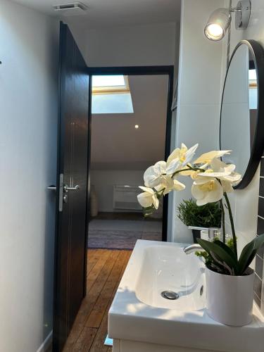 Photo de la galerie de l'établissement Stunning city centre 3-bed apartment, à Narbonne