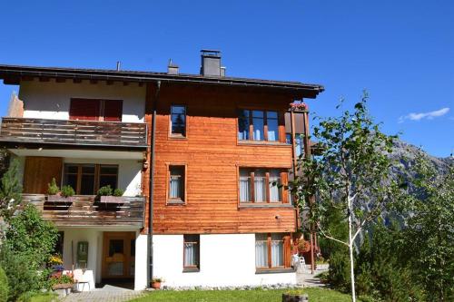 Tschuggenweg 2