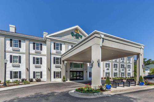 a rendering of a hotel at Quality Inn Wilmington in Wilmington