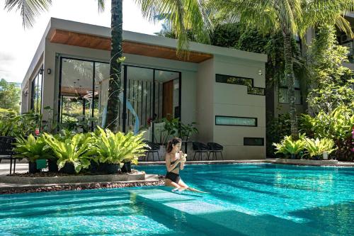 Bazén v ubytování Amazing Apartment in Diamond Condominium, Bang Tao Beach nebo v jeho okolí