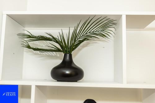 2ndHomeStays-Digbeth-B12 I Large Stylish 2-Bed Apartment I Ensuite I Sleeps 6 I Free Parking & WiFi I Perfect for Work Stays, Relocations & Holiday I Near Birmingham Project Sites & Attractions photo 25