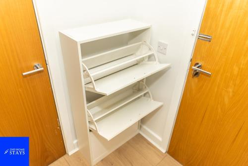 2ndHomeStays-Digbeth-B12 I Large Stylish 2-Bed Apartment I Ensuite I Sleeps 6 I Free Parking & WiFi I Perfect for Work Stays, Relocations & Holiday I Near Birmingham Project Sites & Attractions photo 23