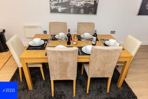 2ndHomeStays-Digbeth-B12 I Large Stylish 2-Bed Apartment I Ensuite I Sleeps 6 I Free Parking & WiFi I Perfect for Work Stays, Relocations & Holiday I Near Birmingham Project Sites & Attractions photo 32