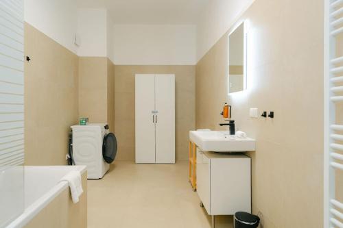 Comfy 3BR perfect for 4-6 metro free parking