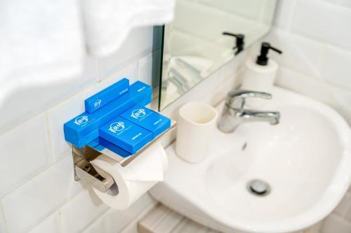 Ένα μπάνιο στο Artha Villa Pererenan By Fays Hospitality